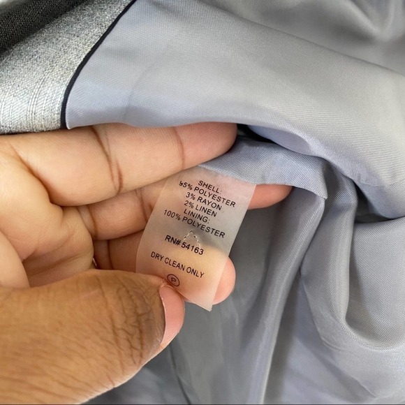 Calvin Klein Light Gray 2-Button Blazer size 2 - Picture 4 of 8